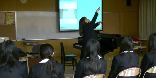 京都華頂女子高等学校音楽科での講演・実演指導  「志を高く」